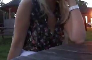 XXX MILF tersentak off, video porn artis jepang BJ dan bajingan di taksi.