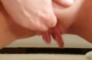 XXX Mili sex japan sama mertua menggosok vaginanya di stoking seksi.